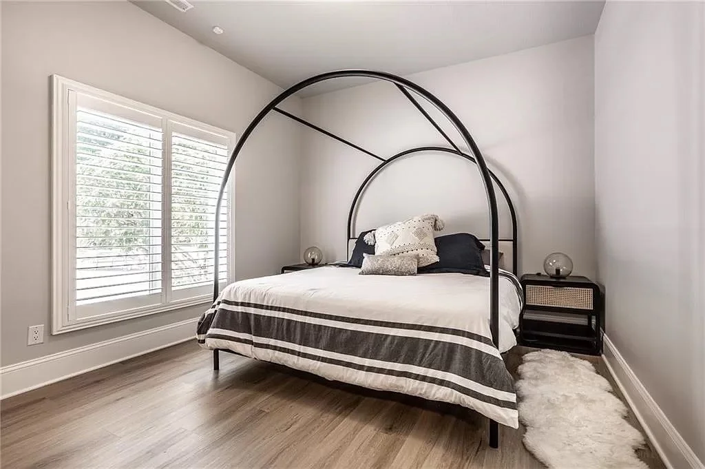 Holiday home — basement bedroom