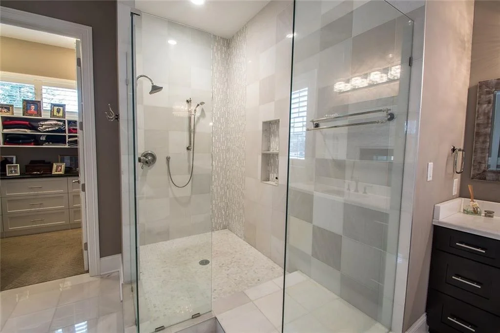 Holiday home — shower before renovation